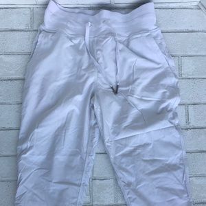 Lululemon Studio to Street Crop in White